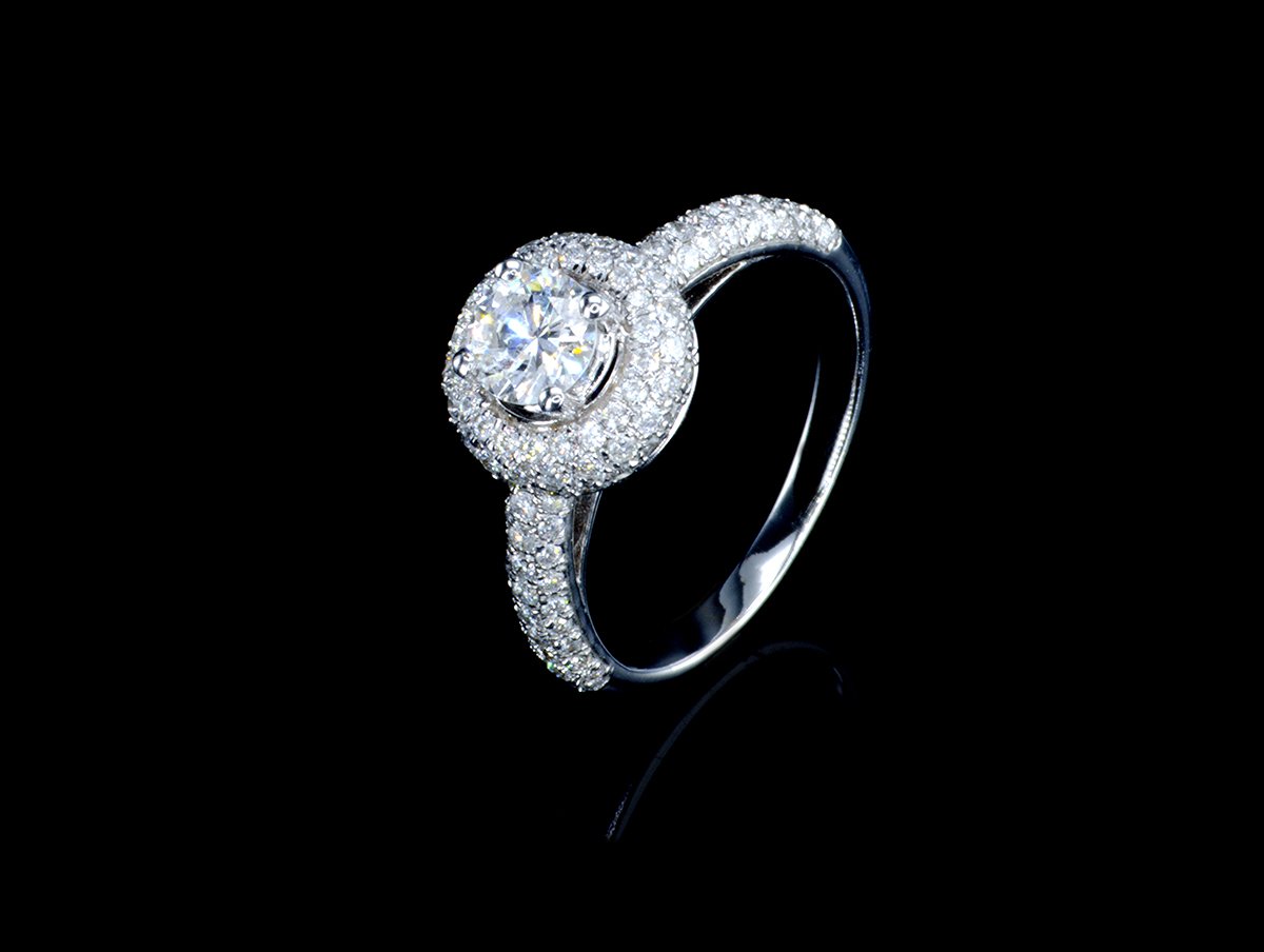 Diamond solitaire ring